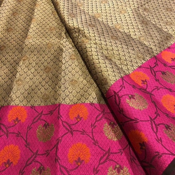 Saree - Picture 2 of 5